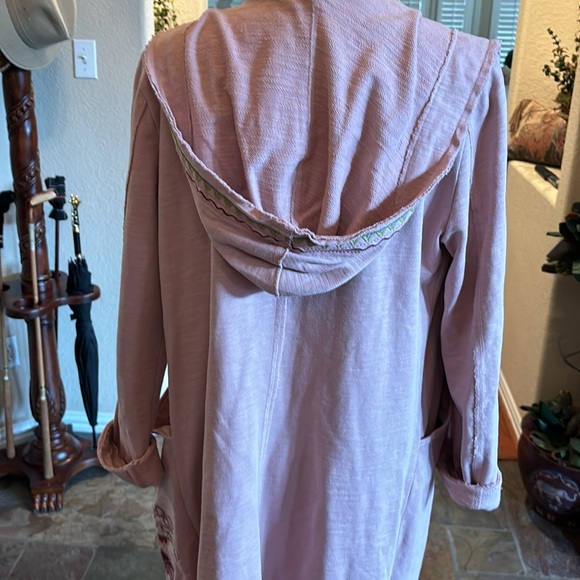 Beautiful pink Ivy Jane jacket with incredible floral embroidery & trim w/hood. - Picture 4 of 6